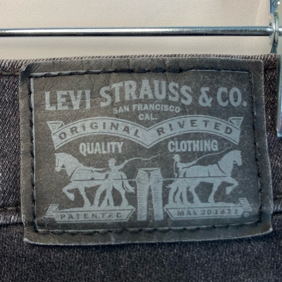 Levi Strauss 311 Shaping Skinny Black Denim Jeans, size 33 - Picture 9 of 16